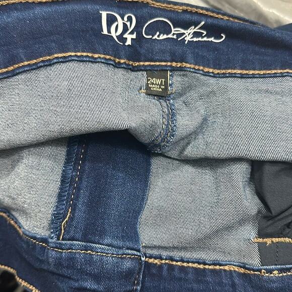 DG2 by Diane Gilman New Classic Stretch Denim Trouser Plus Size Tall Jean 24WT - Picture 3 of 10